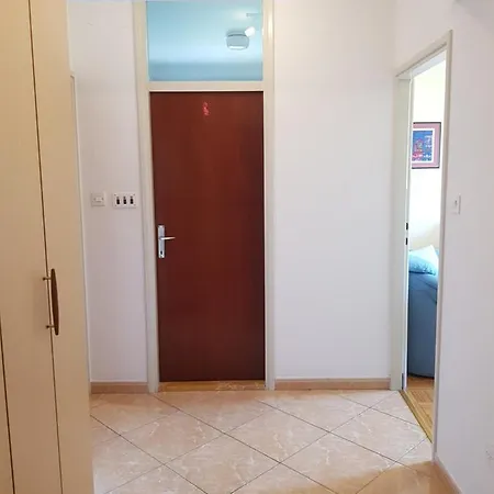 Korni Apartment *