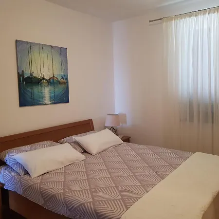 Korni פורץ